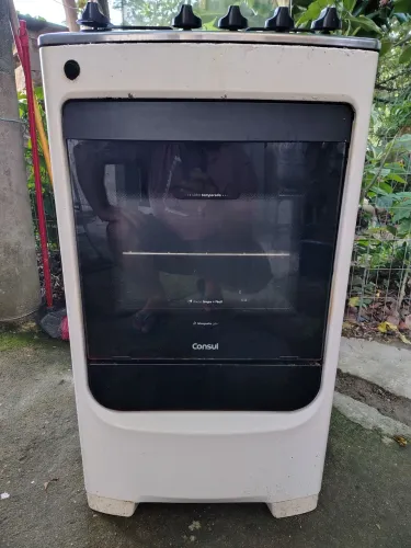 Fogão 4 bocas marca Consul.