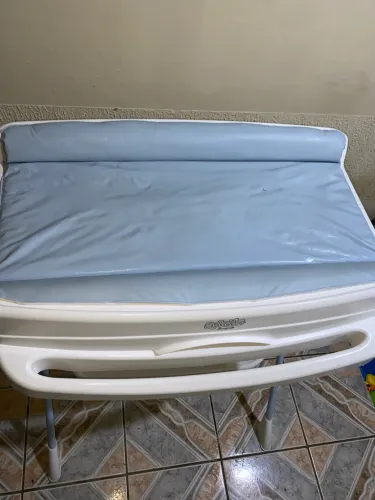 Vendo banheira Burigotto Splash+ branca e azul com trocador e suporte 