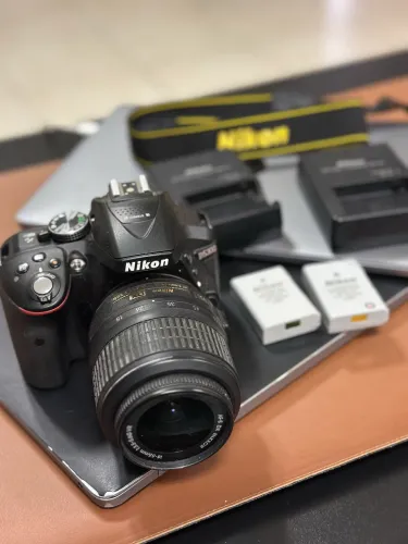 Nikon D5300 + Lente 18-55 VR | 2 Baterias + 2 Carregadores | Completa 