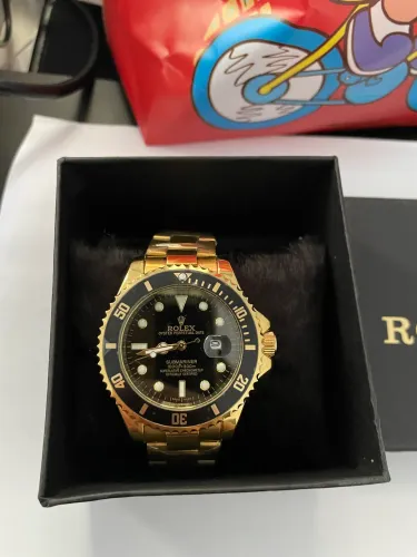 Relógio preto com dourado novo nunca usado masculino