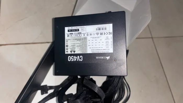 Fonte Corsair CV450 450W 80 Plus Bronze ?