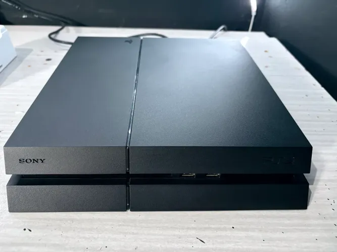 Playstation 4 (ps4)