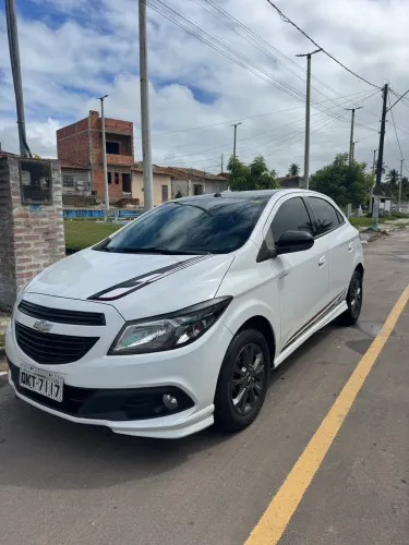 Chevrolet Onix Hatch Effect 1.4 8V Flex Power Mec. 4P 2016