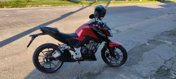 CB 300F 2025 Linda!