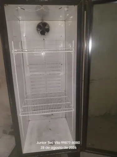 REFRIGERADOR EXPOSITOR COM PORTA DE VIDRO EM BOM ESTADO GELANDO MUITO BEM-AC.CART ATÉ 12X