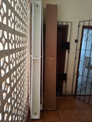 Vende-se prateleiras com divisórias