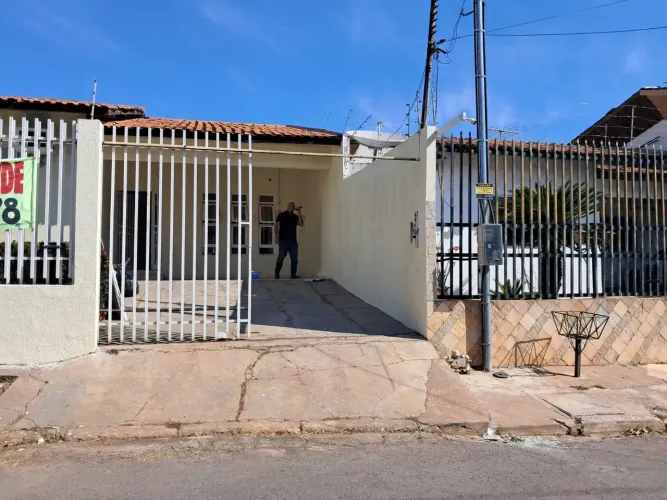 Imóvel para aluguel possui 110 metros quadrados com 3 quartos em Santa Rosa - Cuiabá - MT