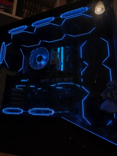 PC Gamer R7 + RTX 5070 + 32GB DDR5 6000 + SSD 1TB - Na garantia