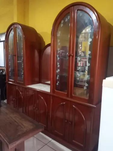CRISTALEIRA COM ORATÓRIO E BUFFET