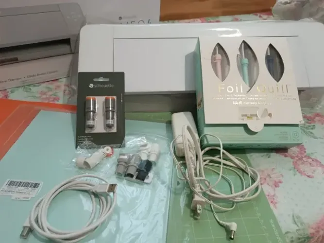 Silhouette Cameo 4 pouco usada + Foil Quill dos EUA + 2 lâminas de corte profundo.