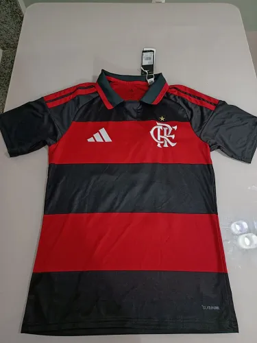 Blusa rubro negra 2026