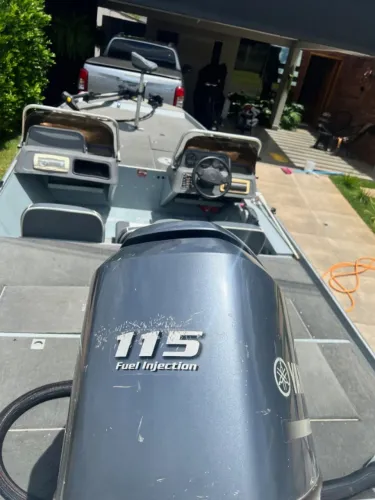 VENDO LANCHA DE PESCA BIG-SABRE