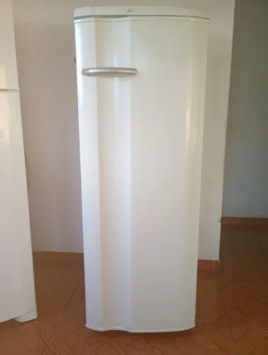 Geladeiras funcionando perfeitamente mais com uma avaria na borracha
