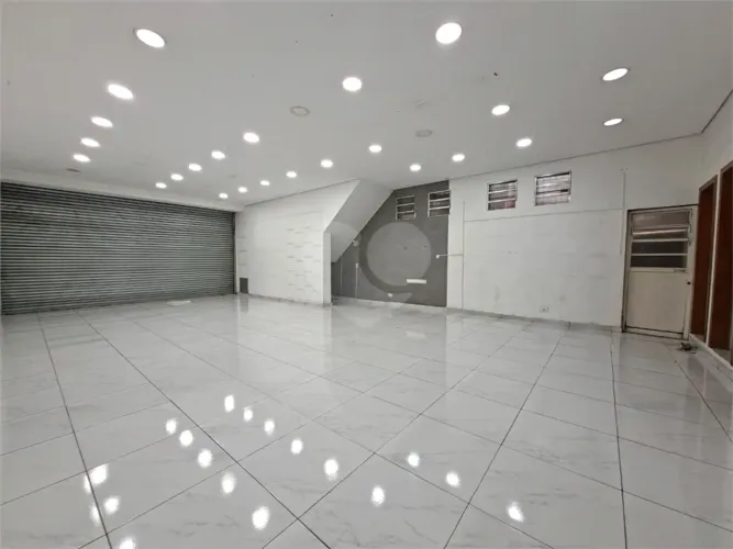 Prédio inteiro à venda em Taboão - SP