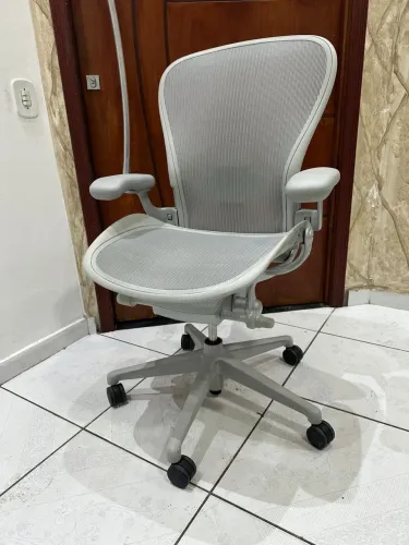 cadeira Herman miller new aeron C mineral