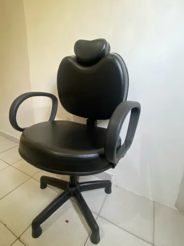 Cadeira salão em ótimo estado