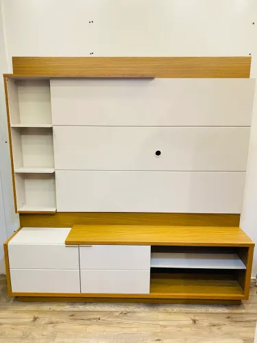 Rack/Painel para TV Moderno Branco e Amadeirado - Excelente Estado
