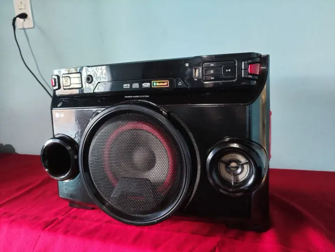 Caixa De som LG Xboom TOP 200W! Bluetooth, Usb,Aux