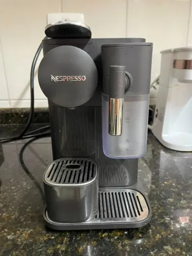 Cafeteira Nespresso Lattissima One 110V