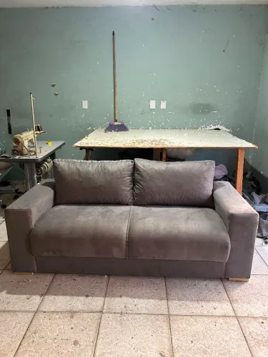Vende se este sofá