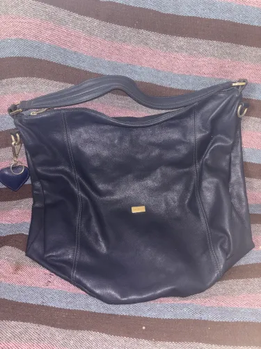 Bolsa de couro da marca Laci Baruffi usada