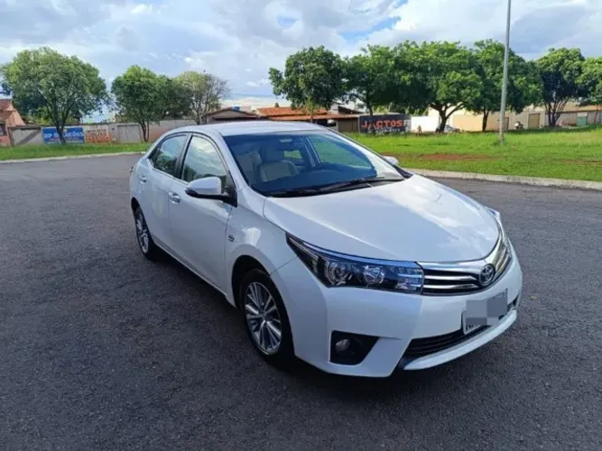 Toyota Corolla Altis 2.0 Flex 16V Aut. 2015