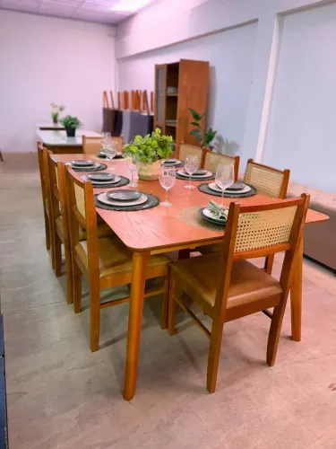 Conjunto Mesa jade 2,20x1,10 madeira maciça 8 cadeiras
