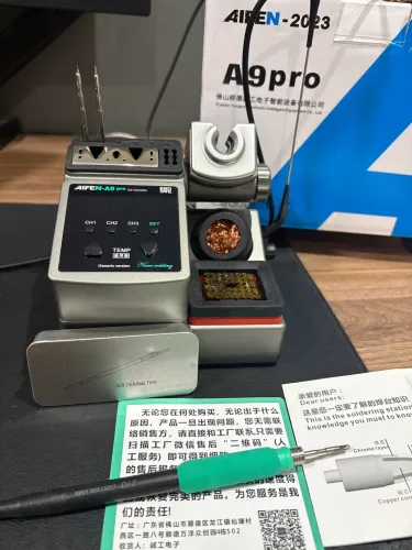 Estação De Solda Sugon A9 Pro Profissional + 3 Pontas Bivolt Cinza-escuro 127/220v