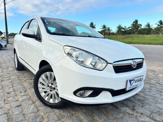 Fiat Grand Siena Essence 1.6 Flex 16V 2015