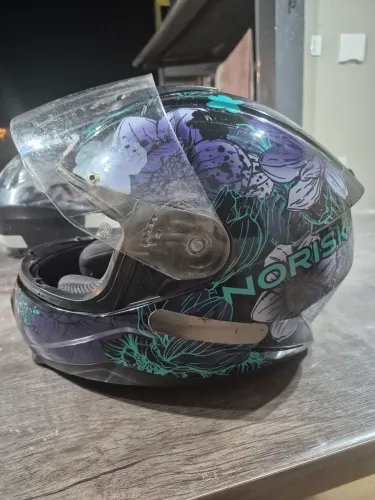 Capacete usado