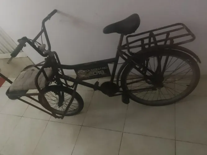 Bicicleta cargueira de ferro