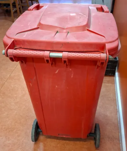 Coletora de Lixo Nobre 240 Litros com Tampa e Rodas - Laranja
