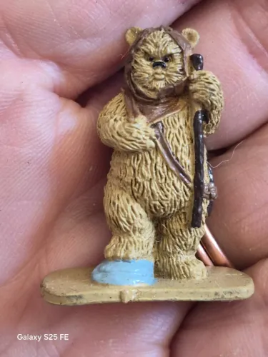 Boneco Chief Chirpa Star Wars, produzida pela Kenner em 1983