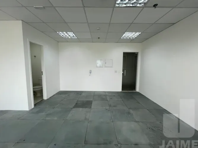Conjunto Comercial 48mts² com 02 salas,02 vagas em Água Branca.