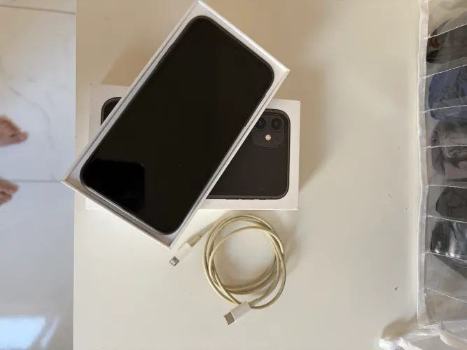 iPhone 11 64GB