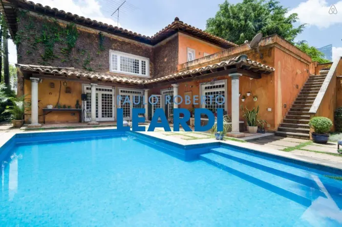 CASA ASSOBRADADA - CIDADE JARDIM - SP
