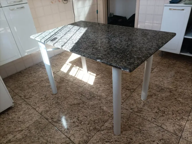 Mesa de granito