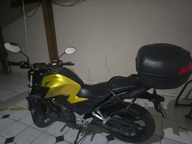 ? HONDA CB 300F TWISTER 2024 DOURADA - IMPECÁVEL + ACESSÓRIOS!
