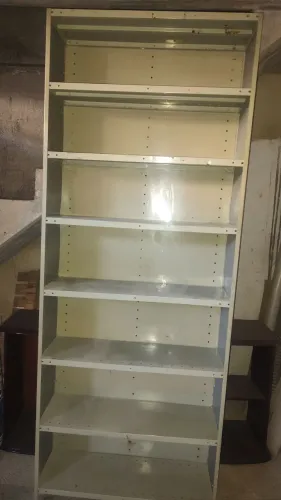 Estante de Aço fechada nas laterais e fundo aproximadamente 2,50x80