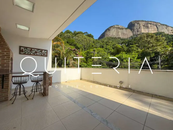 Casa à venda na Gávea original 4 quartos sendo 2 suítes 4 vagas QUITERIA Imóveis Boutique