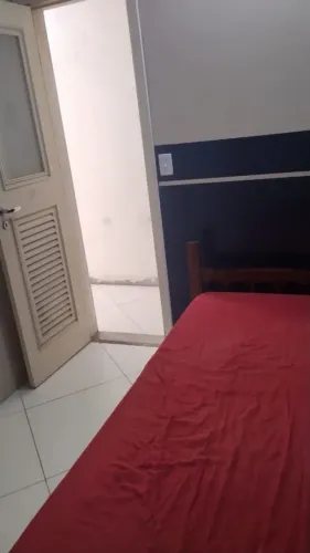 Aluguel de quartos para rapazes ou firmas ( localização 3 minutos a pé do terminal vila )