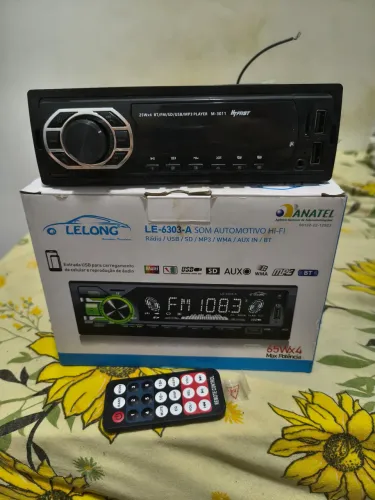 Rádio som automotivo