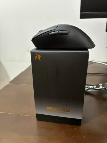 Mouse Gamer Sem Fio RAWM ER21 Pro - Sensor PAW3950 - Topo de Linha (Igual Zowie EC)
