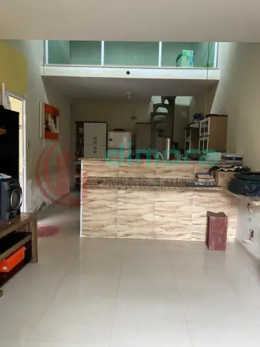 Sobrado para Venda em Mogi das Cruzes, Jardim Layr, 3 dormitórios, 1 suíte, 2 banheiros, 5
