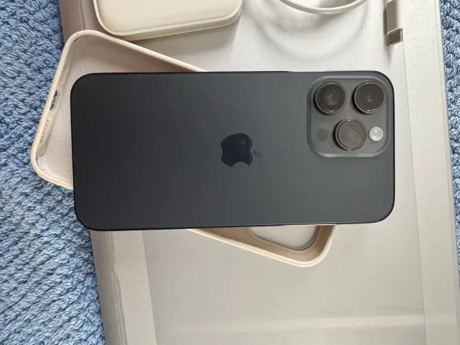 iPhone 14 Pro Max 128gb novíssimo, bateria 100% nunca foi aberto, praticamente sem uso.