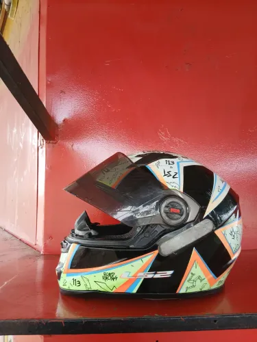 Vendo capacete LS2