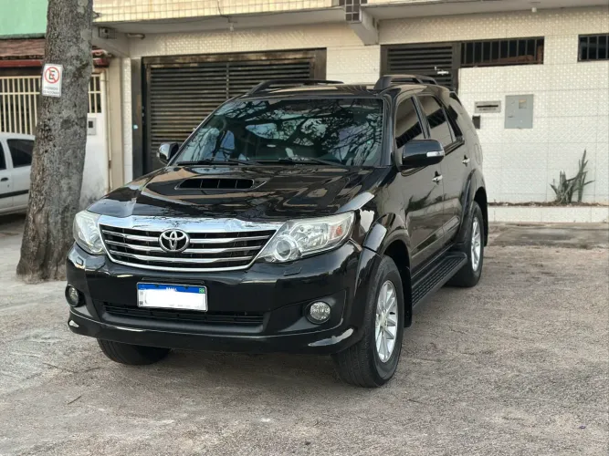Toyota Hilux SW4 SRV D4-d 4X4 3.0 TDI Dies. AUT 2012