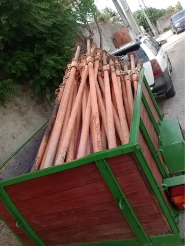 Vende-se pontaletes (escoras)