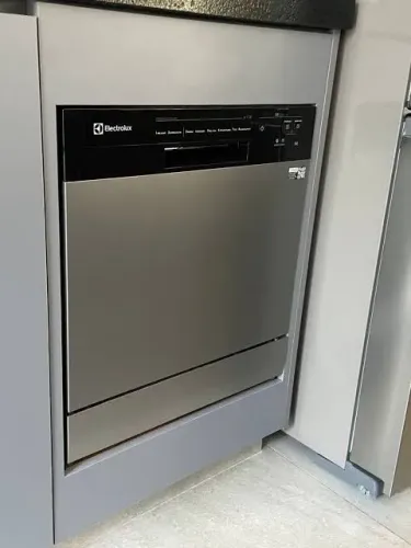 Lava-Louça Electrolux 8 Serviços Inox com Programa Lava & Seca 50 min (LS08E)