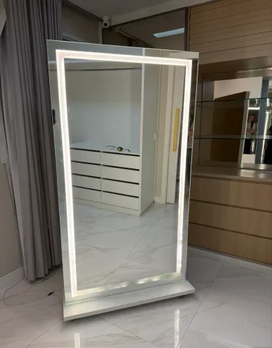 Espelho camarim com iluminação e base